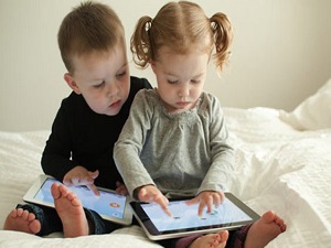 Çocuğu oyalamak için verilen tablet, gelişimini engelliyor