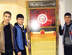 Sınıf kapısı Said Nursi afişi ile korunuyor!