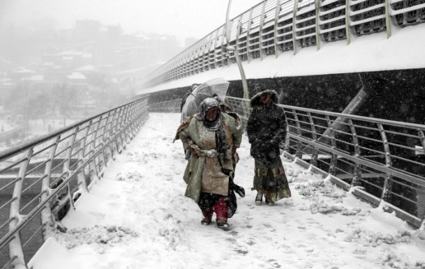 Kar yağışı Avrupa Yakası ve Boğaz'da etkili oluyor