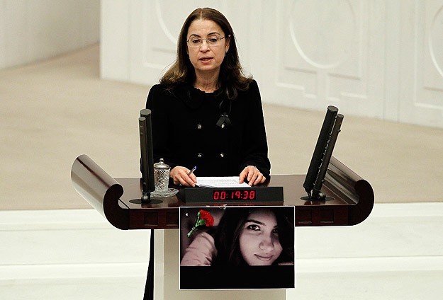 Kadına şiddete karşı elektronik bileklik