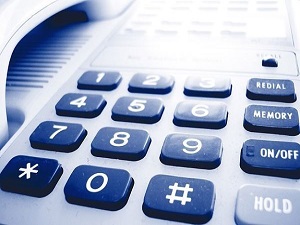 Şiddet gören kadın için Alo Şiddet Hattı