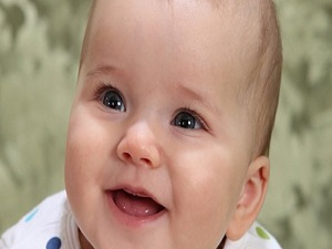 Diş çıkaran çocuklara parçalı oyuncak vermeyin