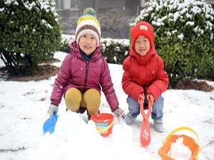 Çin halkı yılın ilk karını sevinçle karşıladı