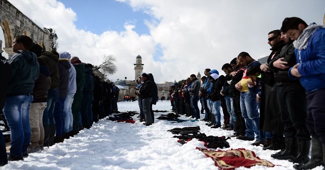 Mescid-i Aksa'ya kar yağdı