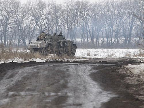 Ukrayna'da ağır silahlar cephe hattından çekilecek