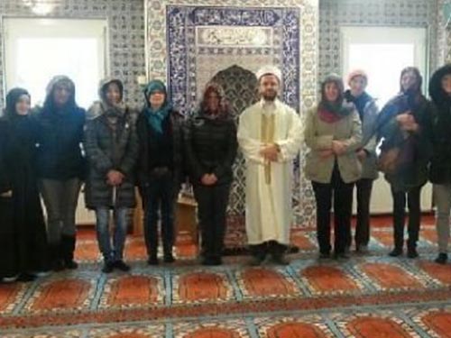 3 kadın törenle Müslüman oldu