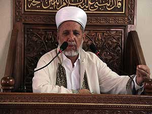 Zorunluluk varsa kabir naklinin sakıncası yoktur