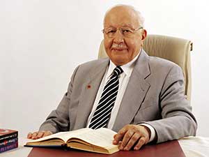 Eski Başbakan Erbakan anılacak
