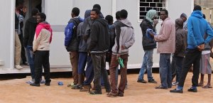 Libya'daki Mısırlılar ülkelerine dönüyor