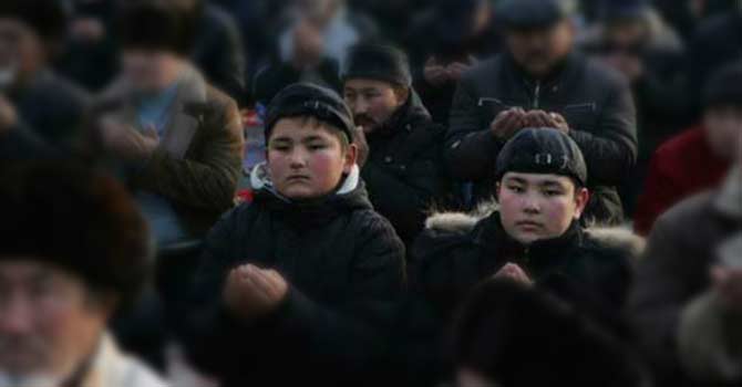 Kazakistan'da öğrencilere namaz uyarısı