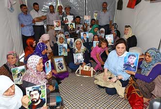 Silah bırakma çağrısı aileleri ümitlendirdi