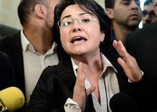 İsrail'de Arap vekile şişe fırlatıldı