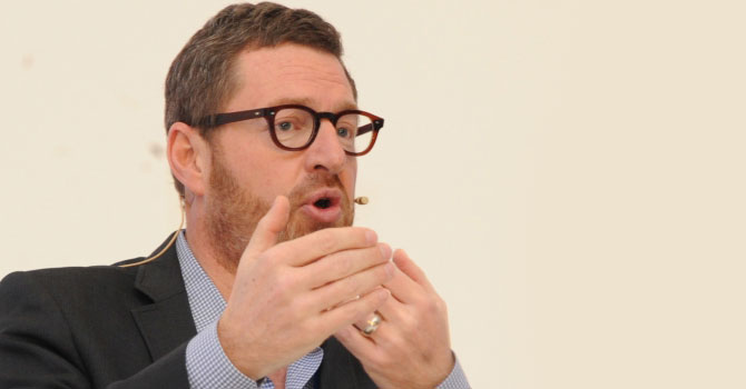 Artık çocuklar babalarına eğitim veriyor