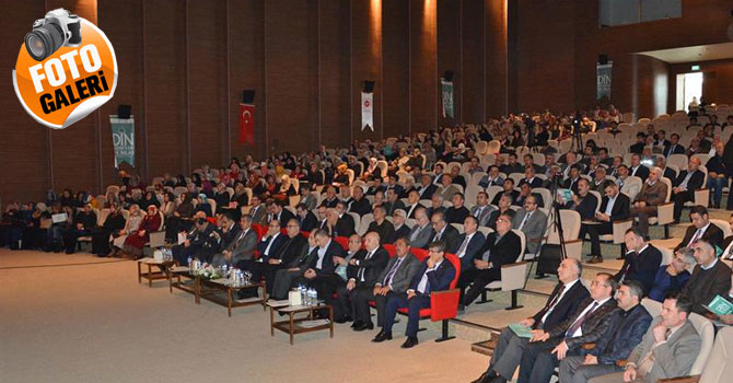 Din Hizmetleri ve İhlas Sempozyumundan kareler