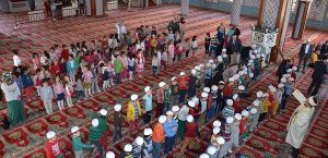 Camiler 'Değer' yetiştirmeye devam ediyor