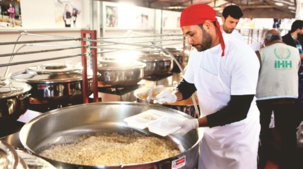 120 bin kişiye sıcak yemek