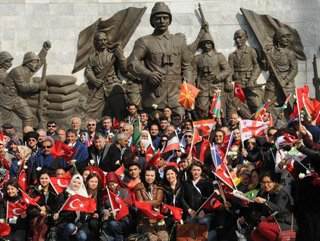 18 ülkeden şehit torunları Çanakkale'de buluştu