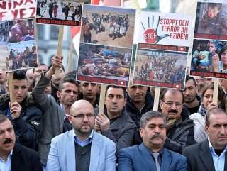 Brüksel'de Yezidiler IŞİD'i protesto etti