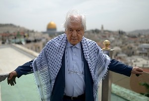 "Kudüs şairi" Pakdil Mescid-i Aksa'yı ziyaret etti