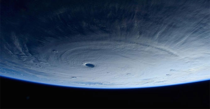 Süper tayfun uzaydan görüntülendi