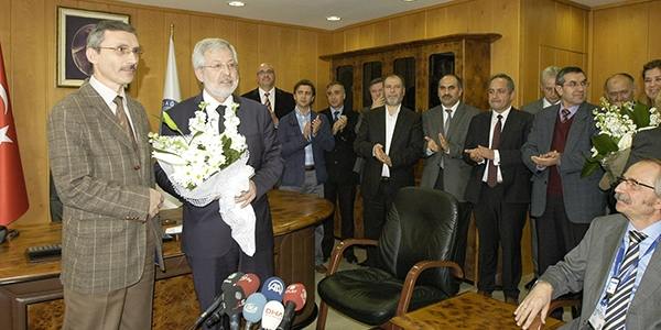 Mezun olduğu üniversiteye rektör oldu