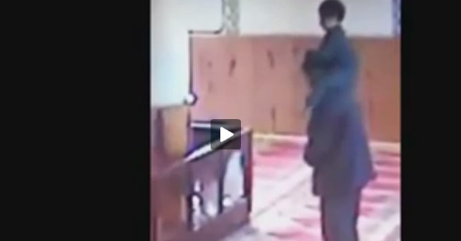 Namaz kılan babanın oğluyla imtihanı