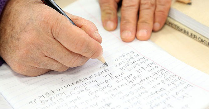 4 milyon yetişkin okuma yazma öğrendi