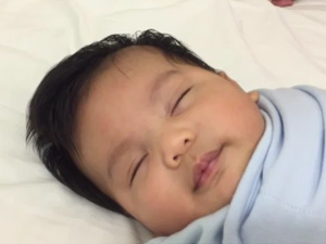 1 dakikada bebek uyutmanın yolunu buldular