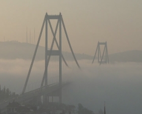 İstanbul güne sisle uyandı