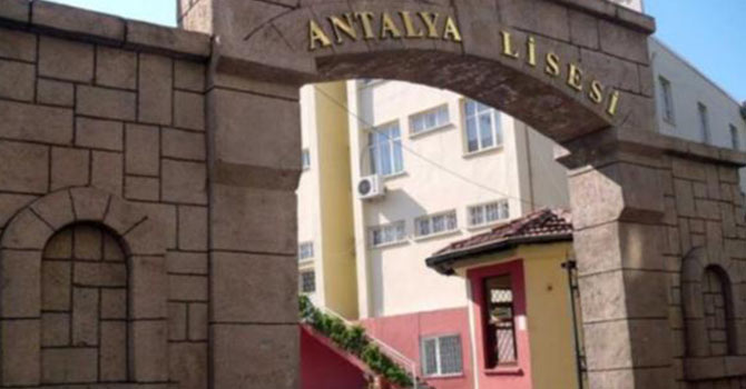 Cumhuriyet Gazetesi'nin 'keyfi' Cuma namazı rahatsızlığı