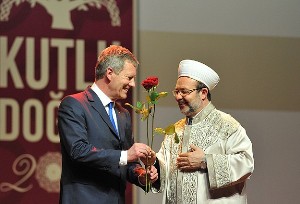 'İnsanlık çok kültürlülüğü yönetememeye başladı'