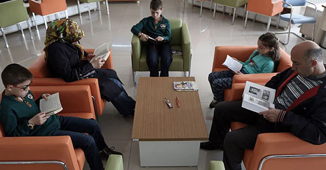 Bu çocuklar kitap okumaya "anne karnında" başladılar