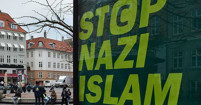 Danimarka'da İslam karşıtı afiş tepki topladı