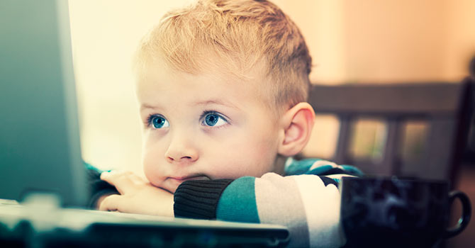 Evin küçük odası değil, salonu çocuklara verilmeli