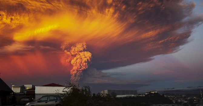 Şili'deki yanardağ Arjantin'e ulaştı