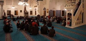 Regaip Kandilinde Neler Yapılır? Bu Mübarek Gece Nasıl Değerlendirilmeli?