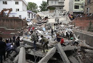 Nepal'de ölü sayısı bin 900'ü geçti