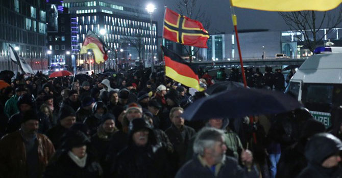 Eski PEGIDA sözcüsü Müslümanlardan özür diledi