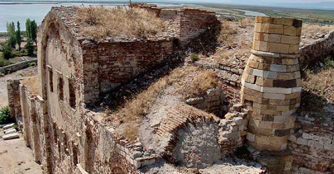 Bir Ayasofya daha cami oluyor