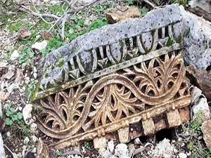 Bu tarihi eserler devletin korumasını bekliyor