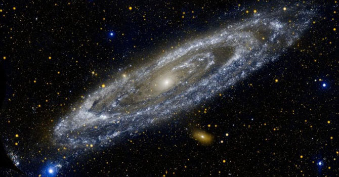 Andromeda'nın halesi Samanyolu'na karışıyor