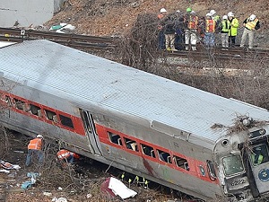 ABD'de tren raydan çıktı
