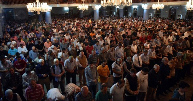 Miraç Kandili Kur'an, namaz ve dualarla idrak edildi