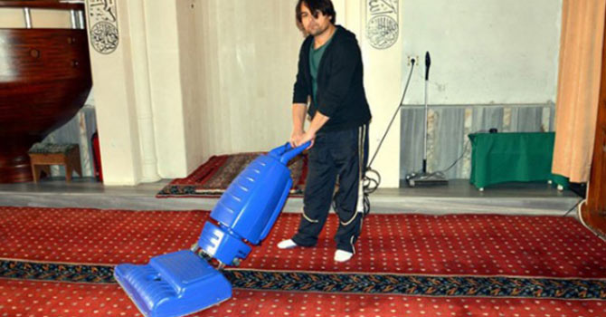 Hapis cezasını çekerken namaza başladı