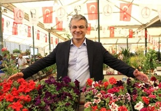 İzmir'de Çiçek Festivali Başladı