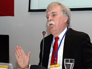 'Soykırım iddialarına karşı Türkler daha aktif olmalı'