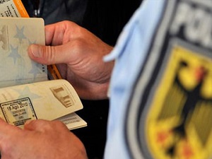 Almanya'da Müslüman sığınmacılara işkence