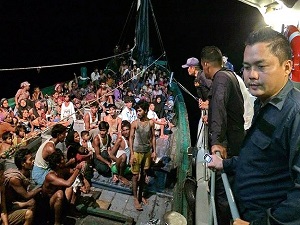 4 bin Arakanlı Müslüman kaderine terk edildi