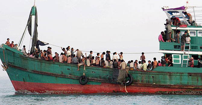 Denizin ortasında 40 gündür yaşam mücadelesi veriyorlar