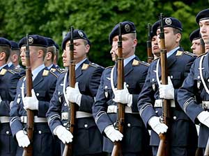 Alman ordusunda müslümanları ilgilendiren karar